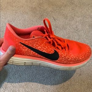 NIKE FREE RN DISTANCE